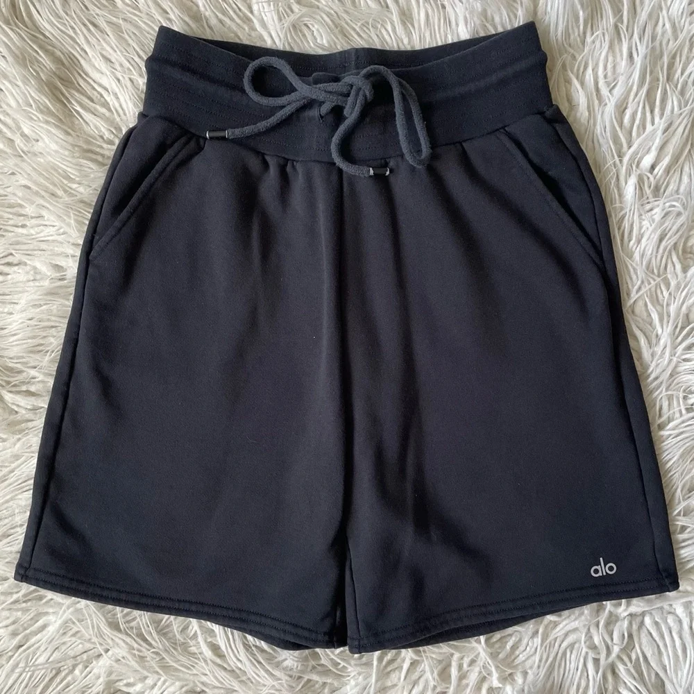 Alo Yoga Extra High-Waist Black Soft Fleece Lounge Easy Sweat Shorts Size Small